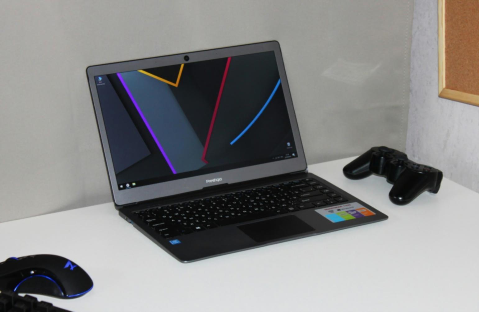 Espacio de trabajo colaborativo en las instalaciones de Oexvontia donde estudiantes desarrollan proyectos de videojuegos